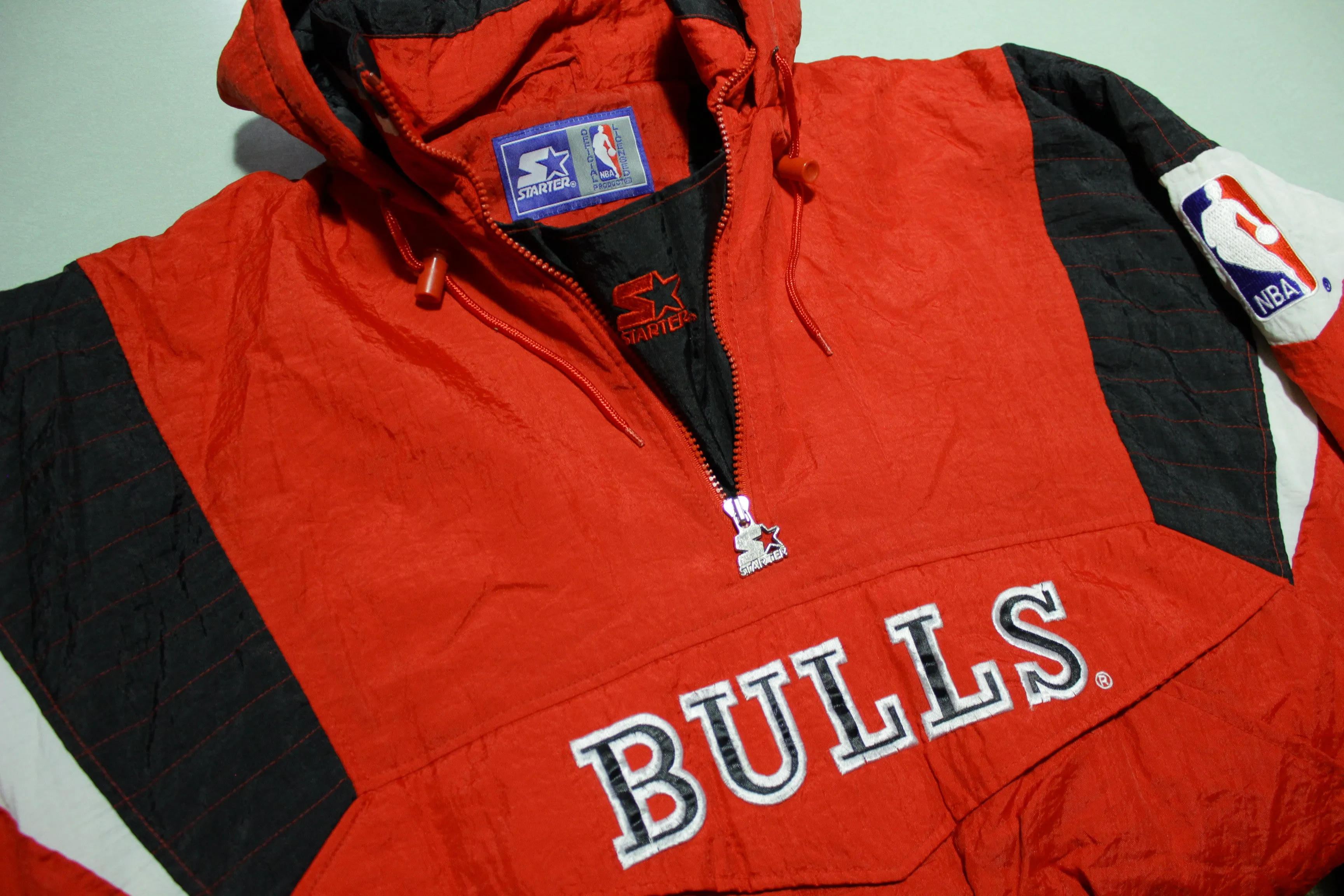 Chicago Bulls Big Logo Vintage 90's Red Starter Pullover Jacket Center Pouch