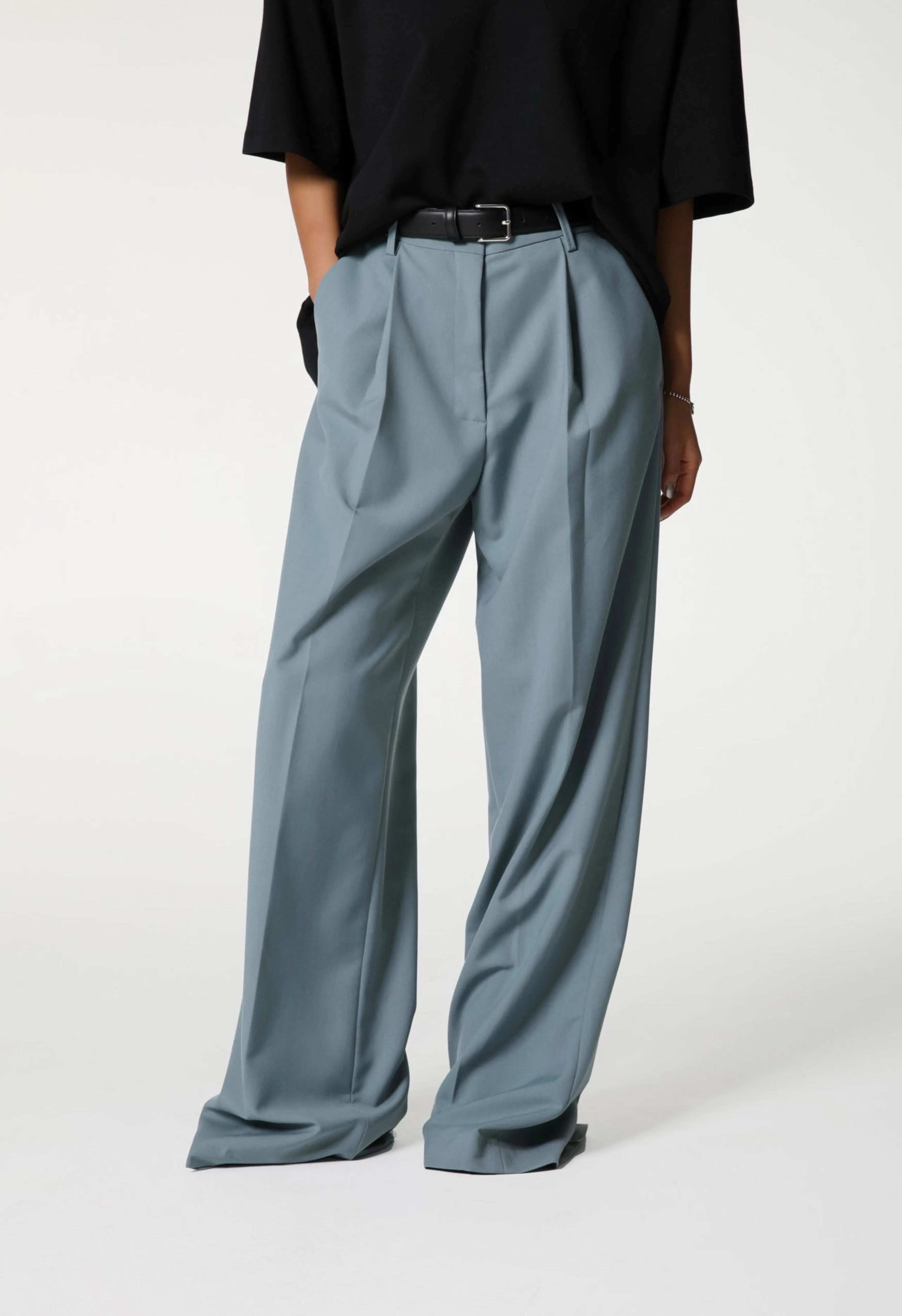 Pleated Trouser In Ocean Grey